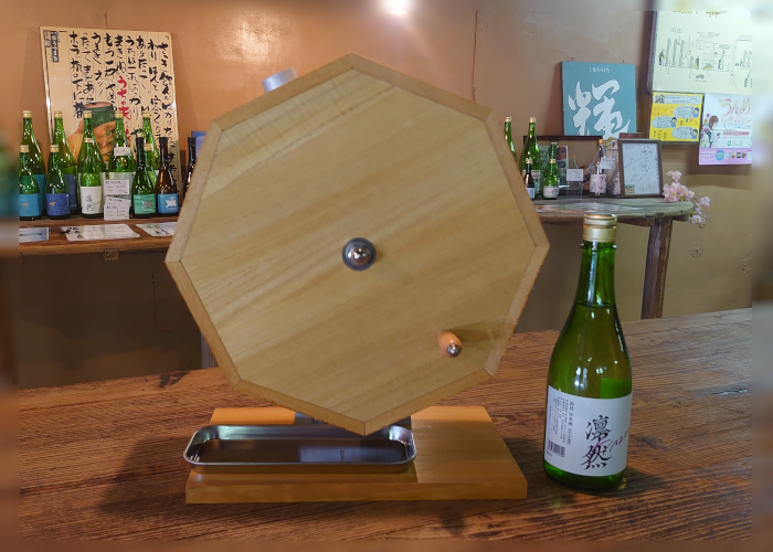手作りガラポンと日本酒